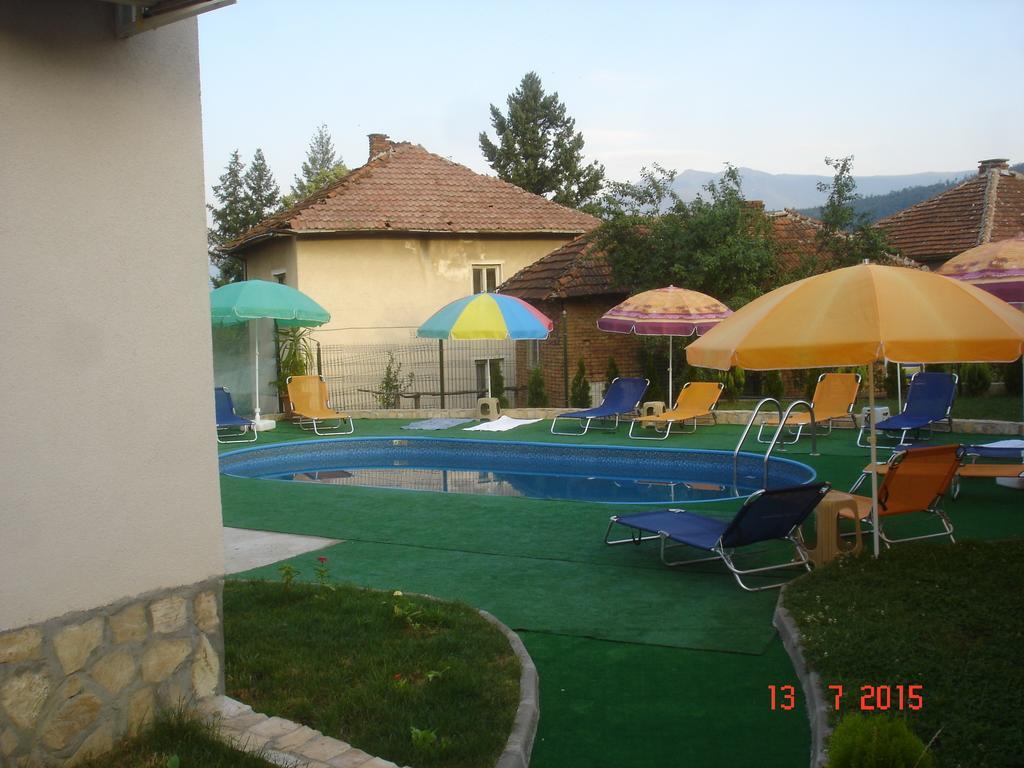 Guest House Camellia Berkovitsa Exterior photo